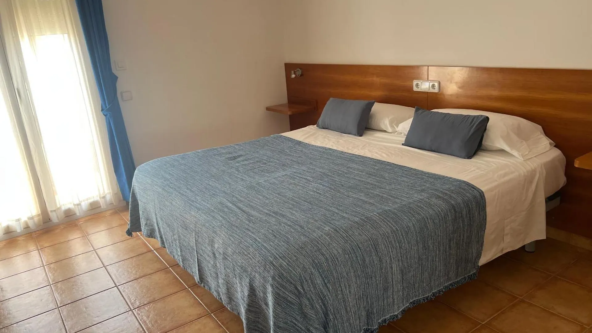 Vehi Hotel Cadaques