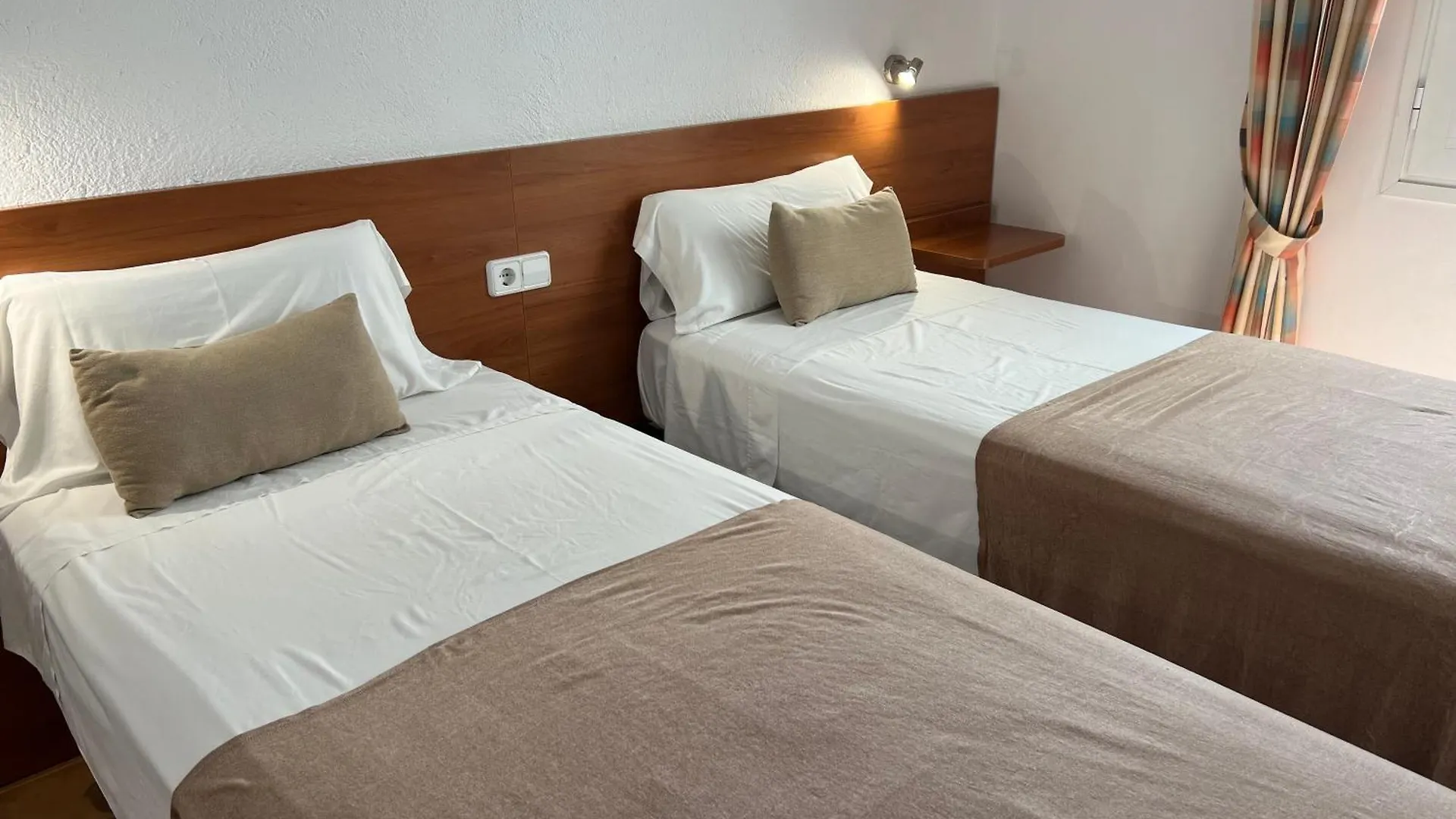 Vehi Hotel Cadaques