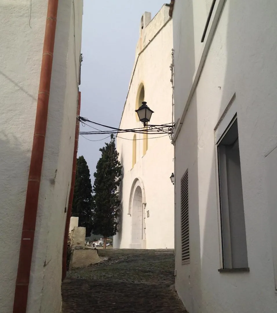 Vehi Hotel Cadaques 2*,